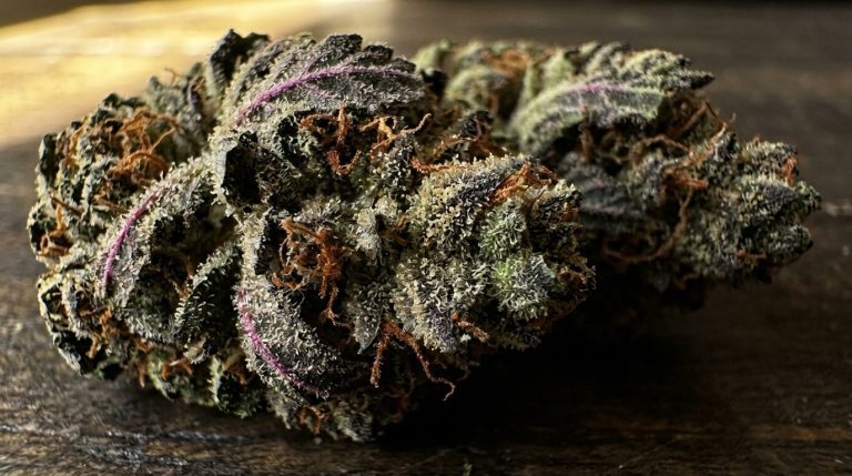 White Rhino strain review